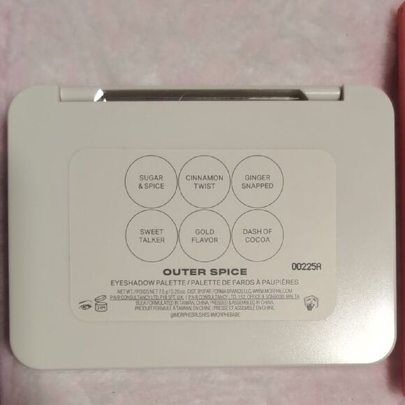 BUNDLE of Morphe Eyeshadow Palettes - Picture 10 of 11